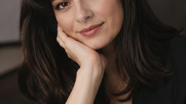 Mia Sara Reflects on Her Complex Experience in a Classic Film | game bayar mega888, casino online ca