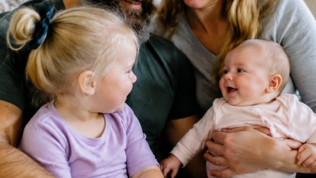 Kylie Kelce Celebrates Jason's Gentle Parenting Style with Their Daughters | slot369 club, wen junhu