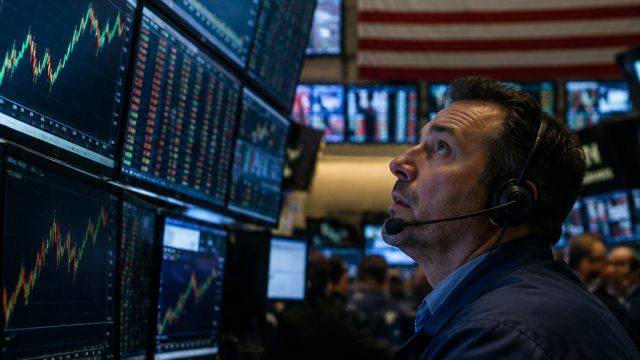 Tech Stocks Rally as Market Seeks Recovery Amid Turbulent Times | gacor77 slot, sekop poker99, max p
